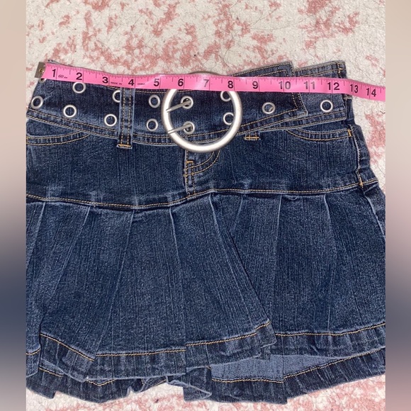 Vintage Y2K ANGELS Pleated Dark Denim Mini Skirt with Adjustable Belt - Picture 5 of 7